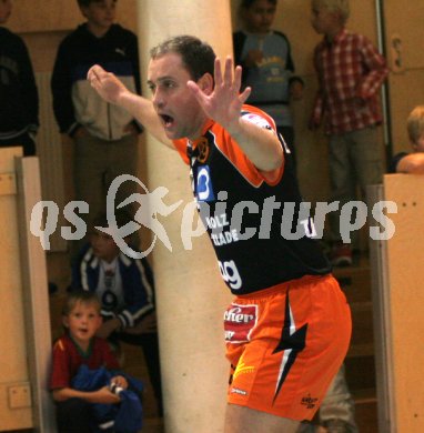 Aich/Dob Spieler und Manager Martin Micheu beim Jubel.
---
pressefotos, pressefotografie, kuess, qs, qspictures, sport, bild, bilder, bilddatenbank