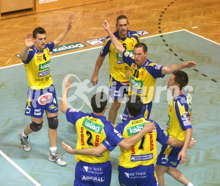 Volleyball Bundesliga. SK Aich/Dob gegen Hypo VBK. Jubel SK Aich/Dob.  Bleiburg am 7.10.2006
---
pressefotos, pressefotografie, kuess, qs, qspictures, sport, bild, bilder, bilddatenbank