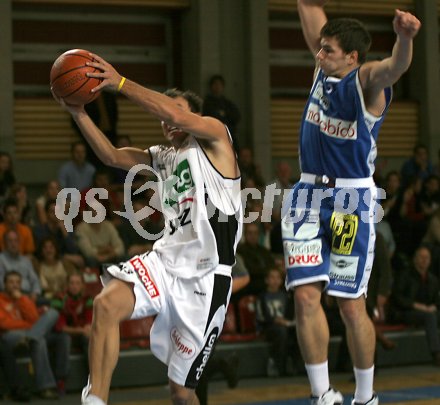 Basketball Bundesliga. Woerthersee Piraten gegen Oberwart Gunners. Andrew Pleick.  Klagenfurt, am 23.10.2005.
---
pressefotos, pressefotografie, kuess, qs, qspictures, sport, bild, bilder, bilddatenbank