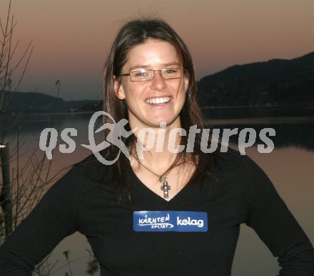 Leichtathletik/Betina Germann
P?rtschach, am 24.11.2004.
---
pressefotos, pressefotografie, kuess, qs, qspictures, sport, bild, bilder, bilddatenbank