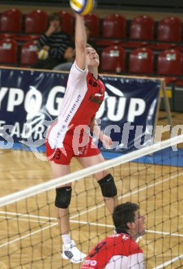 Volleyball Bundesliga. Hypo VBK gegen Enns. JSimon Breuss (HYPO VBK). Klagenfurt, am 11.11.2006.
Foto: Kuess
---
pressefotos, pressefotografie, kuess, qs, qspictures, sport, bild, bilder, bilddatenbank