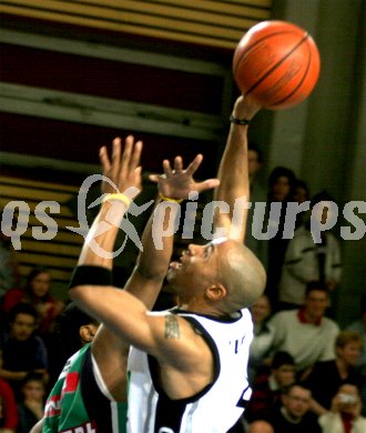 Basketball Bundesliga. W?rthersee Piraten gegen Kapfenberg Bulls. Thomas Kelley. Klagenfurt, am 9.4.2005
---
pressefotos, pressefotografie, kuess, qs, qspictures, sport, bild, bilder, bilddatenbank