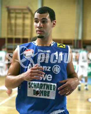 Basketball Bundesliga. W?rthersee Piraten gg. Swans Gmunden. Ian Boylan(Gmunden. Klagenfurt, am 20.10.2006.
---
pressefotos, pressefotografie, kuess, qs, qspictures, sport, bild, bilder, bilddatenbank