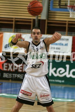 Basketball Bundesliga. W?rthersee Piraten. Semifinale. Piraten gegen Gmunden. Joachim Buggelsheim. Klagenfurt, am 15.5.2005.
---
pressefotos, pressefotografie, kuess, qs, qspictures, sport, bild, bilder, bilddatenbank