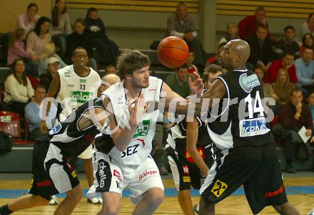 Basketball Bundesliga. W?rthersee Piraten gegen Klosterneuburg. Samuel Knabl. Klagenfurt, am 3.12.2005.
---
pressefotos, pressefotografie, kuess, qs, qspictures, sport, bild, bilder, bilddatenbank