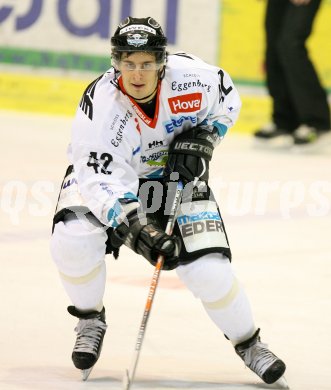 Eishockey Bundesliga. KAC gegen EHC Liwest Black Wings Linz. Philipp Winzig (Linz). Klagenfurt, am 26.1.2007.
Foto: Kuess
---
pressefotos, pressefotografie, kuess, qs, qspictures, sport, bild, bilder, bilddatenbank