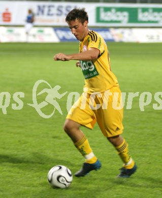 Fussball Red Zac Liga. FCK gegen Admira. Helmut K?nig (FCK). Klagenfurt, am 18.8.2006.
---
pressefotos, pressefotografie, kuess, qs, qspictures, sport, bild, bilder, bilddatenbank