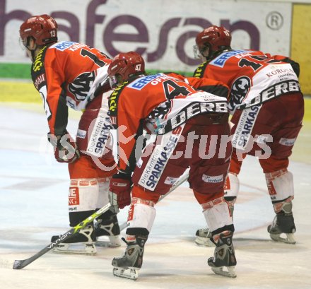 ?sterreichische Eishockey Bundesliga. KAC gegen VSV. Johannes Kirisits, Harald Ofner, Christian Ban (KAC). Klagenfurt, am 23.11.2006.
Foto: Kuess
---
pressefotos, pressefotografie, kuess, qs, qspictures, sport, bild, bilder, bilddatenbank