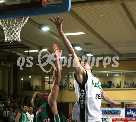 Basketball Bundesliga. W?rthersee Piraten gegen Kapfenberg Bulls. Selmir Husanovic. Klagenfurt, am 9.4.2005
---
pressefotos, pressefotografie, kuess, qs, qspictures, sport, bild, bilder, bilddatenbank