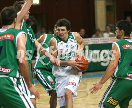 Basketball Bundesliga. W?rthersee Piraten gegen Kapfenberg. Selmir Husanovic (Piraten). Klagenfurt, am 11.12.2006.
Foto: Kuess
---
pressefotos, pressefotografie, kuess, qs, qspictures, sport, bild, bilder, bilddatenbank