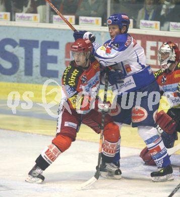 Eishockey Bundesliga. KAC gegen VSV. Mike Stewart (KAC), Herbert Ratz (VSV). Klagenfurt, am 10.10.2006.
---
pressefotos, pressefotografie, kuess, qs, qspictures, sport, bild, bilder, bilddatenbank