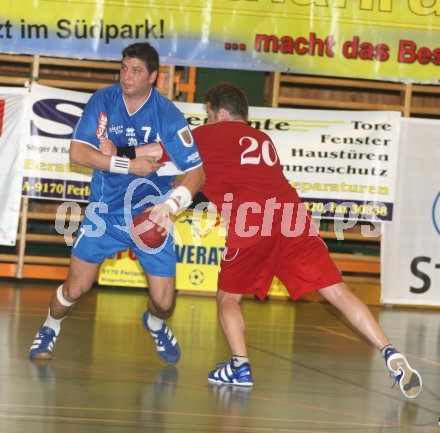 Handball Bundesliga. SC Ferlach gegen SVVW Klagenfurt. Christian Koschu (Ferlach), Oliver Gaggl (SVVW).  Ferlach, am 30.9.2006.
---
pressefotos, pressefotografie, kuess, qs, qspictures, sport, bild, bilder, bilddatenbank