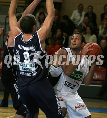 Basketball Bundesliga. W?rthersee Piraten gegen Gmunden. Bryan Lucas. Klagenfurt, am 19.11.2005.
---
pressefotos, pressefotografie, kuess, qs, qspictures, sport, bild, bilder, bilddatenbank