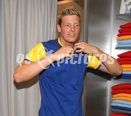 Leichtathletik, Zehnkampf.Roland Schwarzl. Klagenfurt, am 25.3.2005.
---
pressefotos, pressefotografie, kuess, qs, qspictures, sport, bild, bilder, bilddatenbank