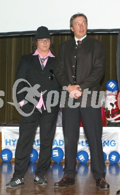 Schi. Weltcup. Slalom. Abfahrt. Rainer Sch?nfelder und Olympiasierger Fritz Strobl.  Klagenfurt, am 23.12.2005.
Foto: Kuess
---
pressefotos, pressefotografie, kuess, qs, qspictures, sport, bild, bilder, bilddatenbank