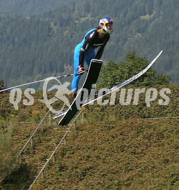 Wasserski. Immanuel Egger. Weitsprung. Lendorf, am 6.9.2005.
---
pressefotos, pressefotografie, kuess, qs, qspictures, sport, bild, bilder, bilddatenbank