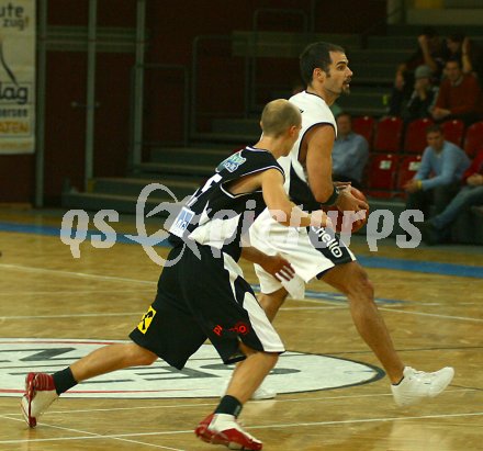Basketball Bundesliga. W?rthersee Piraten gegen Klosterneuburg. Joachim Buggelsheim. Klagenfurt, am 3.12.2005.
---
pressefotos, pressefotografie, kuess, qs, qspictures, sport, bild, bilder, bilddatenbank