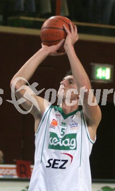 Basketball Bundesliga. W?rthersee Piraten gegen Mattersburg. Selmir Husanovic (Piraten). Klagenfurt, am 25.11.2006.
Foto: qspictures/Nadja Kuess
---
pressefotos, pressefotografie, kuess, qs, qspictures, sport, bild, bilder, bilddatenbank