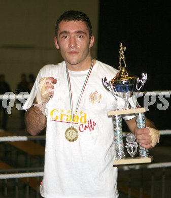 Boxen Vergleichskampf K?rnten gegen Slowenien.  WBC Weltmeister Pedrag Radosevic. Klagenfurt, am 15.12.2006.
Foto: Kuess
---
pressefotos, pressefotografie, kuess, qs, qspictures, sport, bild, bilder, bilddatenbank
