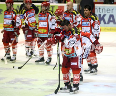 Eishockey Bundesliga. KAC gegen Innsbruck. Entt?uschung beim KAC. Klagenfurt, am 5.10.2006.
---
pressefotos, pressefotografie, kuess, qs, qspictures, sport, bild, bilder, bilddatenbank
