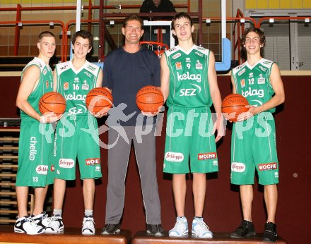 Basketball Bundesliga. W?rthersee Piraten. Franz Grossmann, Martin Breithuber, Trainer William Margarity, Rasid Mahalbasic. Klagenfurt, am 13.10.2006.
---
pressefotos, pressefotografie, kuess, qs, qspictures, sport, bild, bilder, bilddatenbank