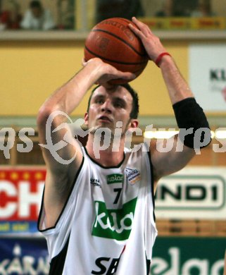 Basketball Bundesliga. Woerthersee Piraten gegen Oberwart Gunners. Andreas Helmigk. Klagenfurt, am 23.10.2005.
---
pressefotos, pressefotografie, kuess, qs, qspictures, sport, bild, bilder, bilddatenbank