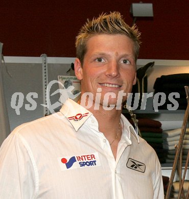 Leichtathletik, Zehnkampf.Roland Schwarzl. Klagenfurt, am 25.3.2005.
---
pressefotos, pressefotografie, kuess, qs, qspictures, sport, bild, bilder, bilddatenbank