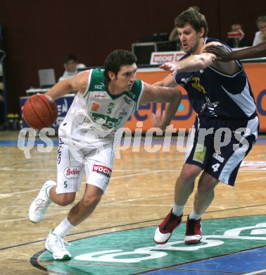 Basketball Bundeslige. W?rthersee Piraten gegen Panthers F?rstenfeld. Selmir Husanovic (Piraten), Christian Kollig (F?rstenfeld). Klagenfurt, am 30.12.2006.
Foto: qspictures/Nadja Kuess
---
pressefotos, pressefotografie, kuess, qs, qspictures, sport, bild, bilder, bilddatenbank