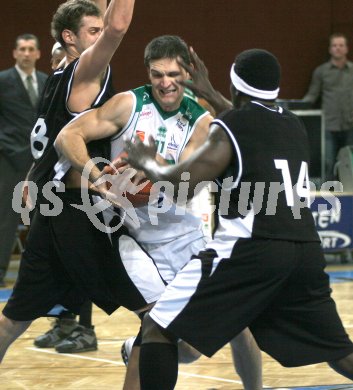 Basketball Bundesliga. W?rthersee Piraten gegen Mattersburg. Stjepan Gavran (Piraten). Klagenfurt, am 25.11.2006.
Foto: qspictures/Nadja Kuess
---
pressefotos, pressefotografie, kuess, qs, qspictures, sport, bild, bilder, bilddatenbank