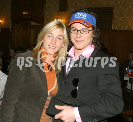 Ehrung K?rntens Sportler des Jahres 2005. Slalom Weltcupsieger Rainer Sch?nfelder mit Freundin.  Klagenfurt, am 23.12.2005.
---
pressefotos, pressefotografie, kuess, qs, qspictures, sport, bild, bilder, bilddatenbank