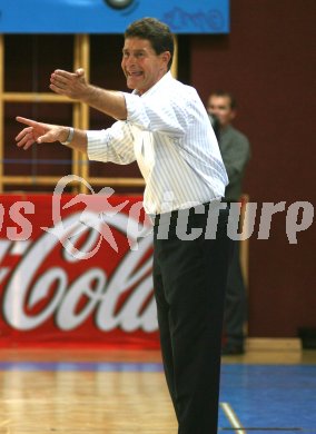 Basketball Bundesliga. W?rthersee Piraten gg. Swans Gmunden. Trainer Bill Magarity (Piraten). Klagenfurt, am 20.10.2006.
---
pressefotos, pressefotografie, kuess, qs, qspictures, sport, bild, bilder, bilddatenbank