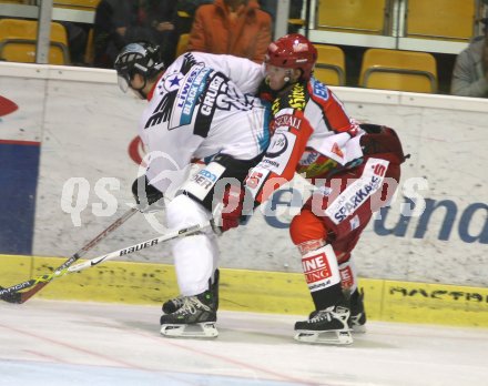 Eishockey Bundesliga. KAC EHC Linz. Gerd Gruber (Linz), Paul Schellander (KAC). Klagenfurt, am 8.10.2006.
---
pressefotos, pressefotografie, kuess, qs, qspictures, sport, bild, bilder, bilddatenbank