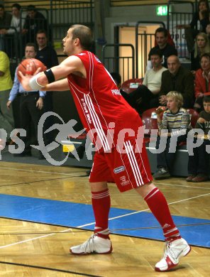 Basketball Bundesliga. W?rthersee Piraten gegen Wels. Markus Pargfrieder (Wels). KLagenfurt, am 12.11.2006.
Foto: Kuess
---
pressefotos, pressefotografie, kuess, qs, qspictures, sport, bild, bilder, bilddatenbank
