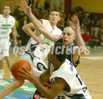 Basketball Bundesliga. W?rthersee Piraten gegen Klosterneuburg. Tobe Carberry. Klagenfurt, am 3.12.2005.
---
pressefotos, pressefotografie, kuess, qs, qspictures, sport, bild, bilder, bilddatenbank
