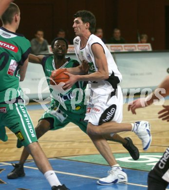 Basketball Bundesliga. W?rthersee Piraten gegen Kapfenberg. Selmir Husanovic(Piraten). Klagenfurt, am 23.3.2006.
---
pressefotos, pressefotografie, kuess, qs, qspictures, sport, bild, bilder, bilddatenbank