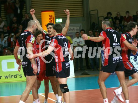 Volleyball Bundesliga. HYPO VBK gegen SK Aich/Dob. Jubel HYPO VBK. Klagenfurt, am 27.2.2006.
---
pressefotos, pressefotografie, kuess, qs, qspictures, sport, bild, bilder, bilddatenbank