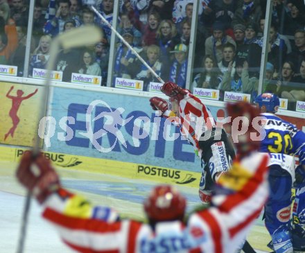 ?sterreichische Eishockey Bundesliga. K?rntner Derby KAC gegen VSV. Torjubel des KAC. Klagenfurt, am 26.12.2005.
---
pressefotos, pressefotografie, kuess, qs, qspictures, sport, bild, bilder, bilddatenbank