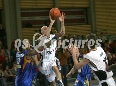 Basketball Bundesliga. W?rtherse Piraten gegen St. P?lten. Nenad Videka. Klagenfurt, am 26.2.2006.
---
pressefotos, pressefotografie, kuess, qs, qspictures, sport, bild, bilder, bilddatenbank