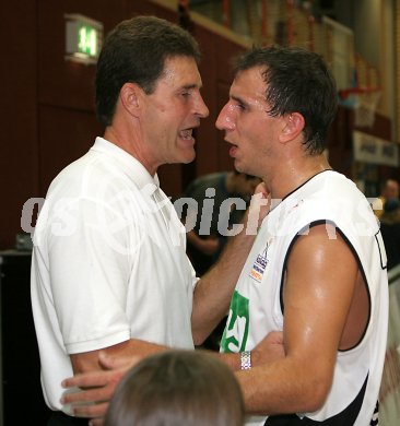 Basketball Bundesliga. Woerthersee Piraten gegen Oberwart Gunners. Trainer William John Margarity und Andrew Pleick.  Klagenfurt, am 23.10.2005.
---
pressefotos, pressefotografie, kuess, qs, qspictures, sport, bild, bilder, bilddatenbank