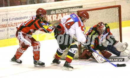 Eishockey Bundesliga. Freundschaftsspiel. KAC gegen Jesenice. Tino Teppert und Andrew Verner. Klagenfurt, am 1.9.2006.
---
pressefotos, pressefotografie, kuess, qs, qspictures, sport, bild, bilder, bilddatenbank