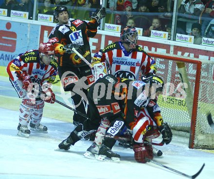 Eishockey Bundesliga. KAC gegen Vienna Capitals. Mario Schaden, Andrew Verner, Igor Ivanov(KAC), Kevin Mitchell und Mike Craig (Vienna Capitals). Klagenfurt, am 18.12.2005
---
pressefotos, pressefotografie, kuess, qs, qspictures, sport, bild, bilder, bilddatenbank