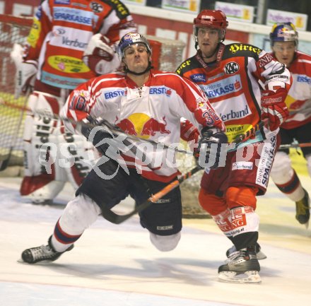 ?sterreichische Eishockey Bundesliga. KAC gegen Red Bull Salzburg. Frank Banham (Salzburg), Herbert Ratz (KAC). Klagenfurt, am 22.10.2006.
Foto: Kuess
---
pressefotos, pressefotografie, kuess, qs, qspictures, sport, bild, bilder, bilddatenbank