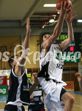 Basketball Bundesliga W?rthersee Piraten gegen Feldkirch. Selmir Husanovic. Klagenfurt, am 27.4.2006.
---
pressefotos, pressefotografie, kuess, qs, qspictures, sport, bild, bilder, bilddatenbank