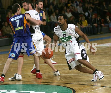 Basketball Bundesliga. W?rtherse Piraten gegen St. P?lten. Tobe Carberry. Klagenfurt, am 26.2.2006.
---
pressefotos, pressefotografie, kuess, qs, qspictures, sport, bild, bilder, bilddatenbank