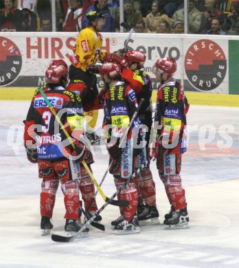 Eishockey KAC gegen Vienna Capitals. Torjubel des KAC. Klagenfurt, am 13.3.2005.
---
pressefotos, pressefotografie, kuess, qs, qspictures, sport, bild, bilder, bilddatenbank