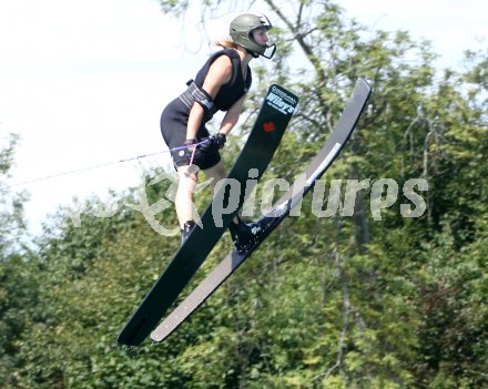 Wasserski. Tina Rauchenwald. U17 Weltmeisterin. Springen. P?rtschach, am 3.9.2006.
---
pressefotos, pressefotografie, kuess, qs, qspictures, sport, bild, bilder, bilddatenbank
