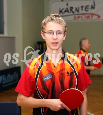 Tischtennis. Dominique Plattner. Villach, am 26.9.2006.

---
pressefotos, pressefotografie, kuess, qs, qspictures, sport, bild, bilder, bilddatenbank