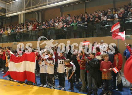 Handball L?nderspiel ?sterreich gegen Israel. Feldkirchen, am 6.1.2005.
---
pressefotos, pressefotografie, kuess, qs, qspictures, sport, bild, bilder, bilddatenbank