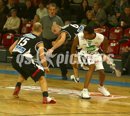 Basketball Bundesliga. W?rthersee Piraten gegen Klosterneuburg. Tobe Carberry. Klagenfurt, am 3.12.2005.
---
pressefotos, pressefotografie, kuess, qs, qspictures, sport, bild, bilder, bilddatenbank