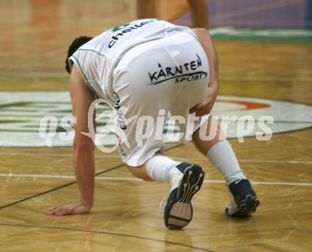 Basketball Bundesliga. W?rthersee Piraten gegen Mattersburg. Andreas Kuttnig (Piraten), verletzt. Klagenfurt, am 25.11.2006.
Foto: Kuess
---
pressefotos, pressefotografie, kuess, qs, qspictures, sport, bild, bilder, bilddatenbank
